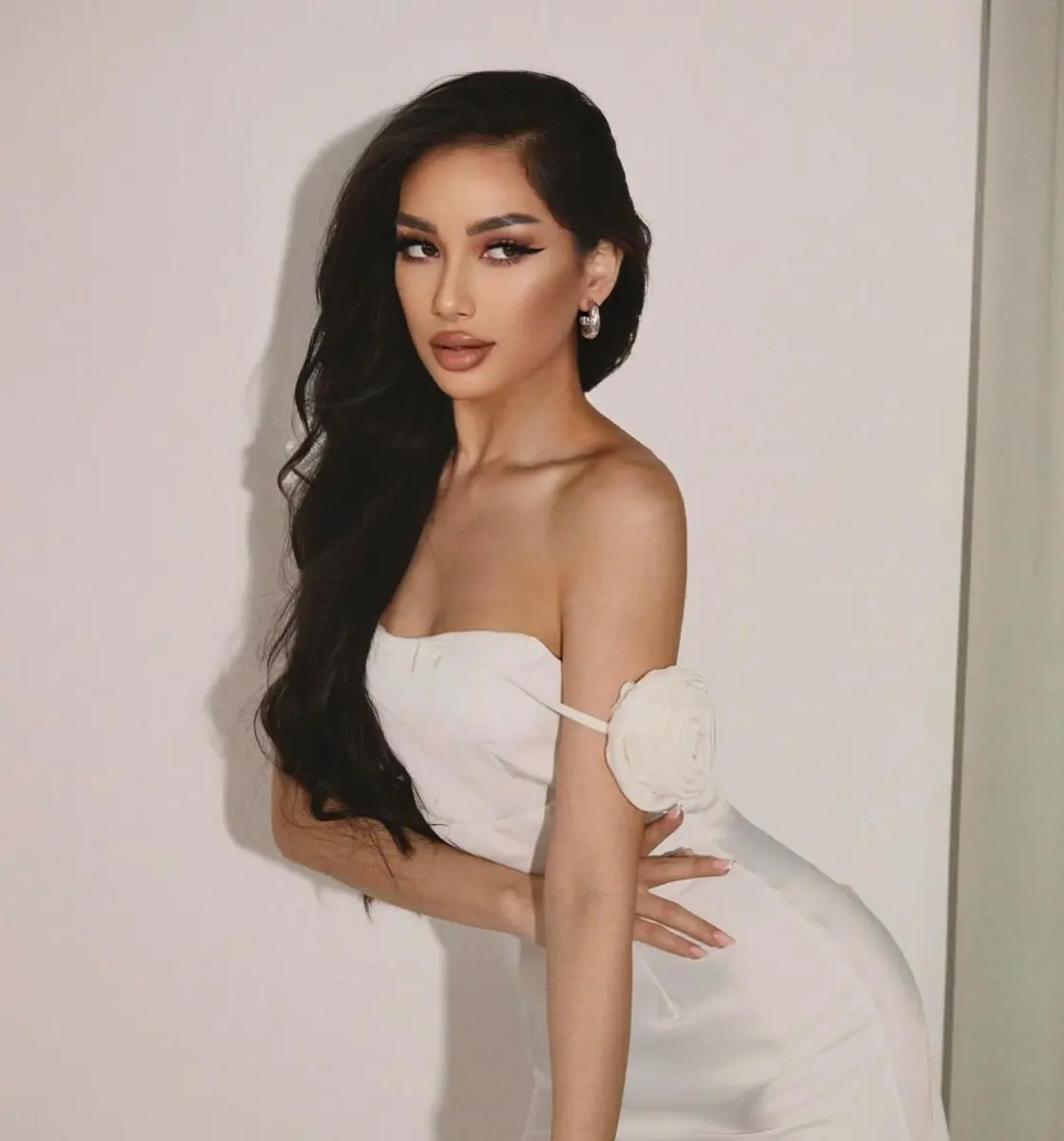 Инила escort in Астана