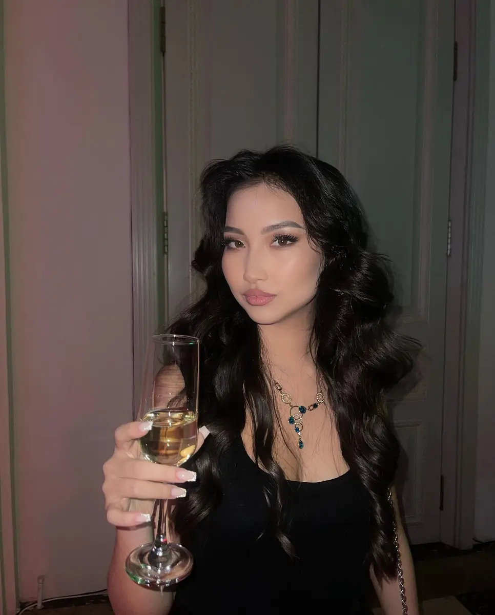 Мален escort in Астана
