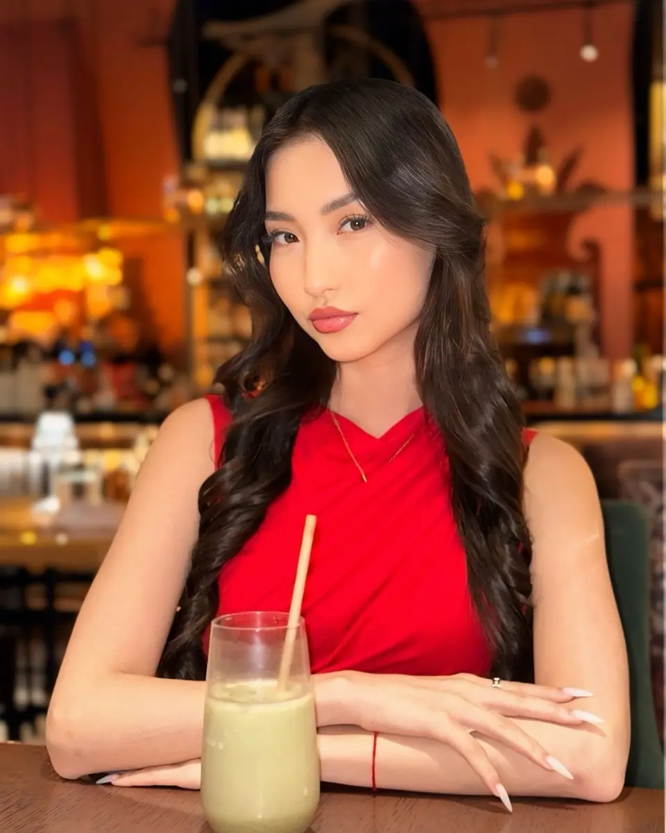 Мален escort in Астана
