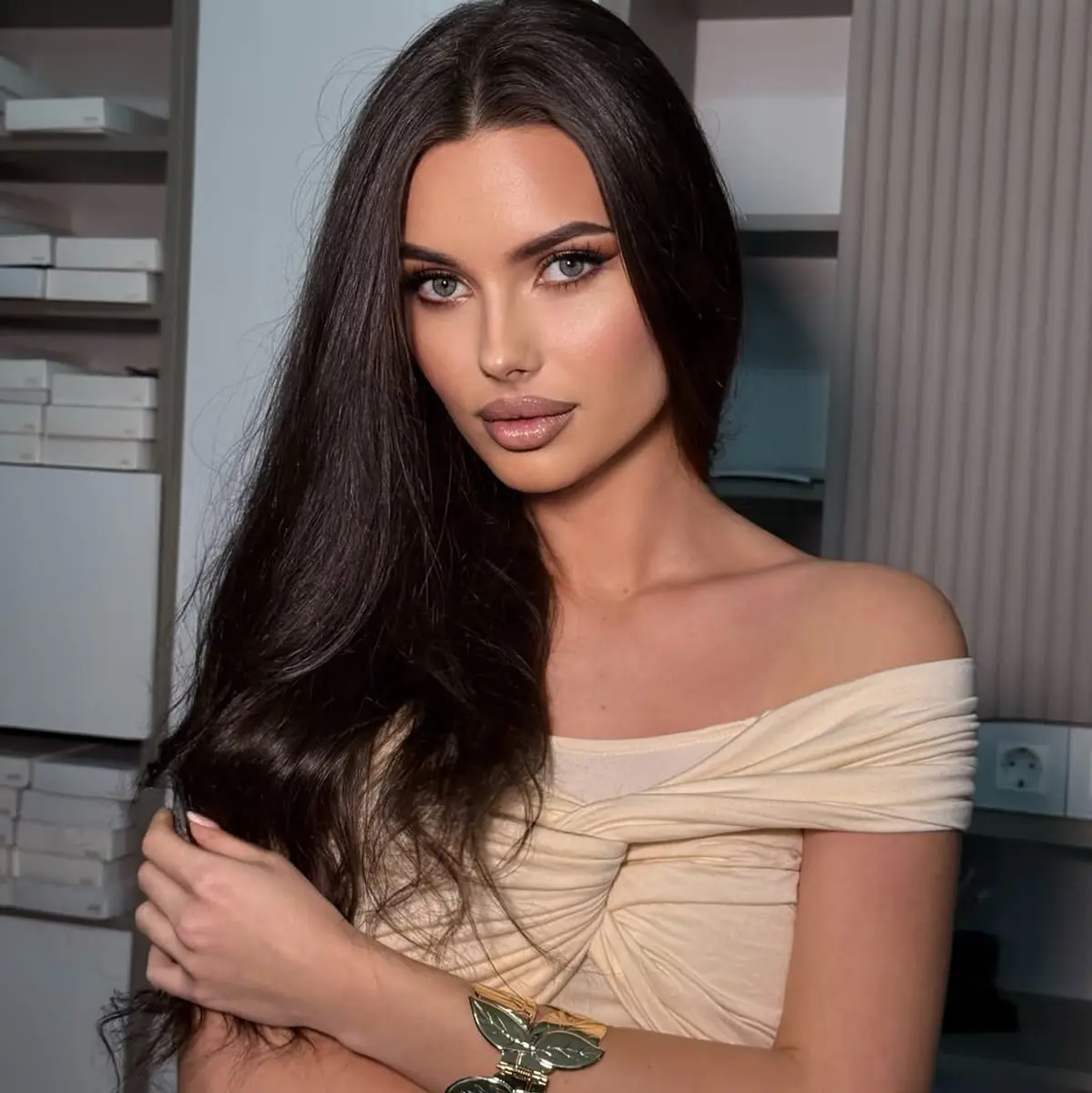 Тина escort in Астана